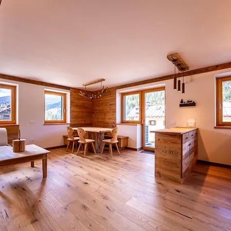 Arga' New Alpine Design & Scenic Views Apartment