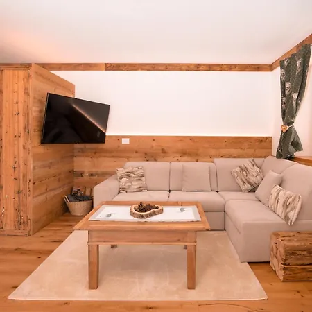 Arga' New Alpine Design & Scenic Views 公寓 圣维托-迪卡多雷