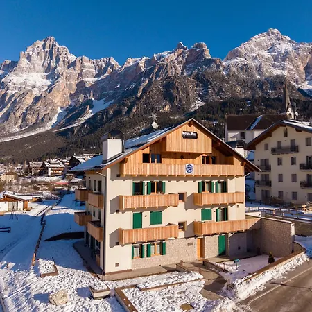 Arga' New Alpine Design & Scenic Views 圣维托-迪卡多雷
